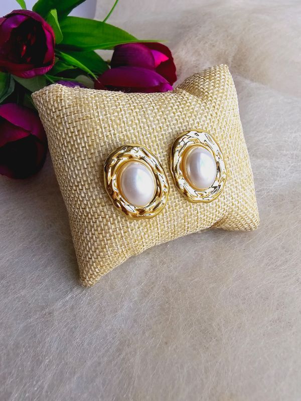 Aretes Martillados con Perla