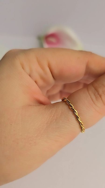 Anillo entrelazado OPOLUNCE