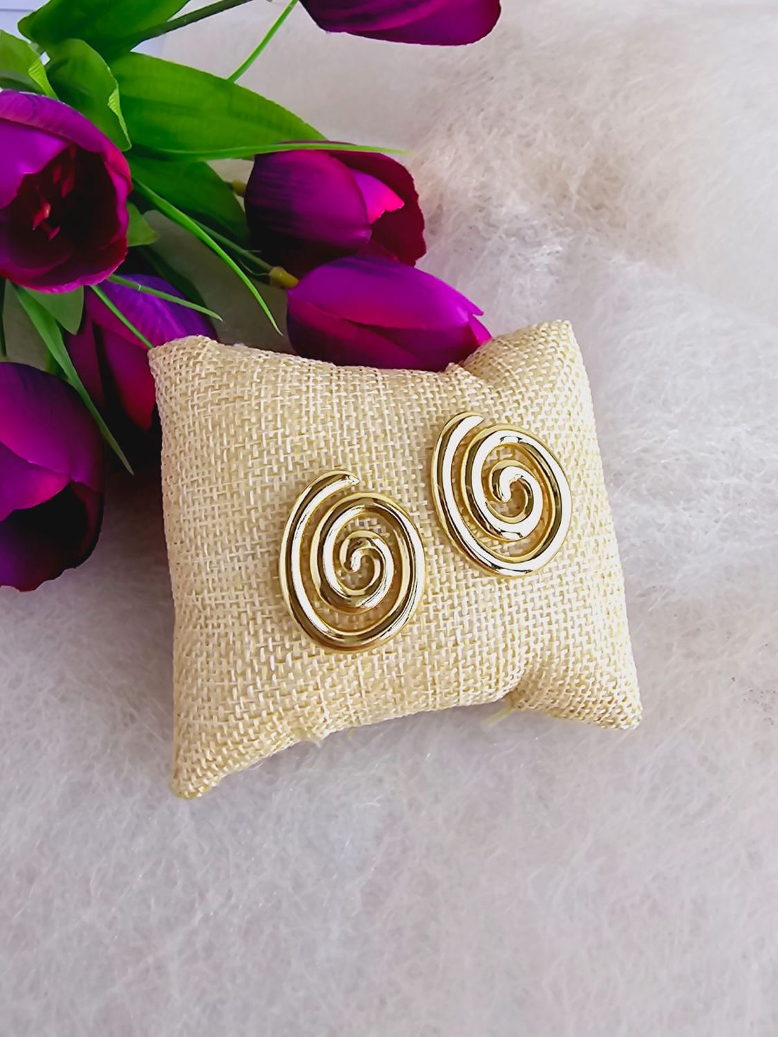 Aretes en Forma de Espiral de Acero Inoxidable Dorado