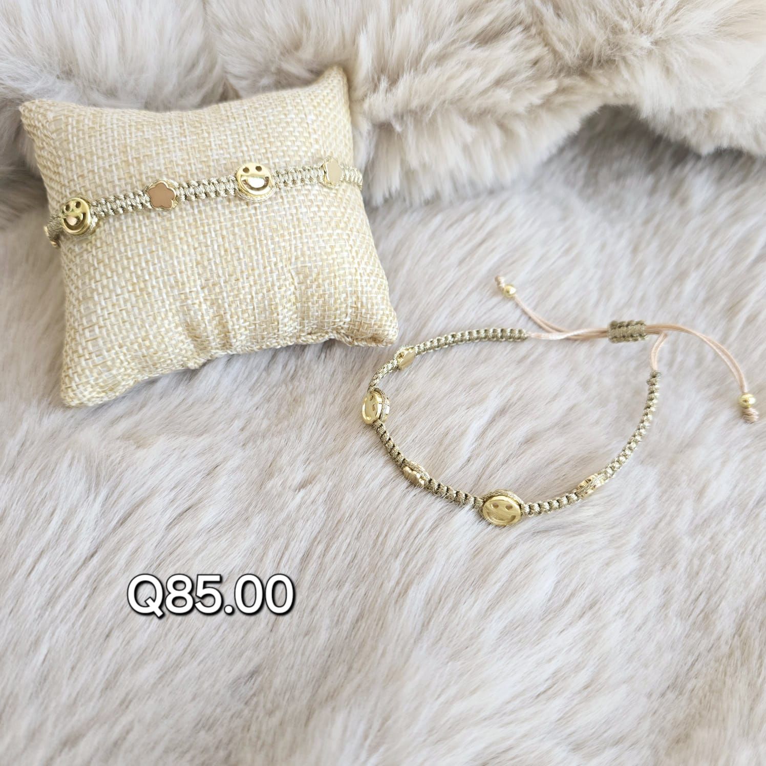 Pulsera caritas felices y flores