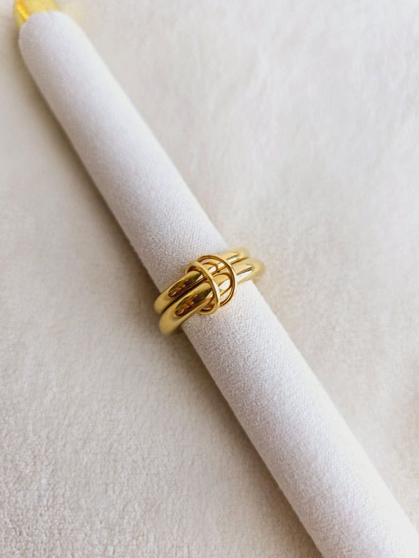 Anillo Dhanvi