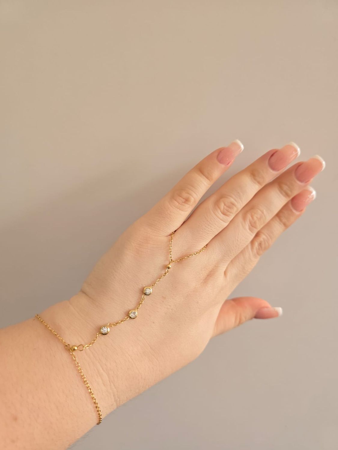 Hand Chain Aura