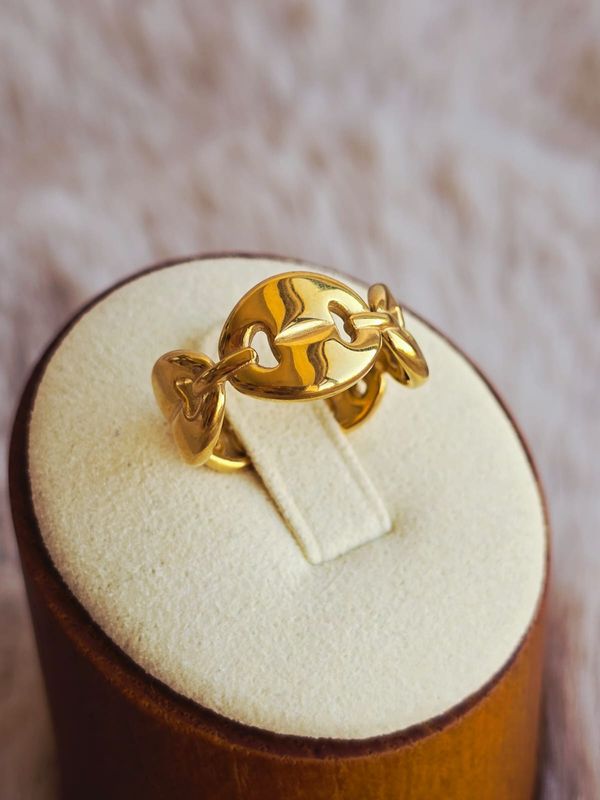 Anillo Zura