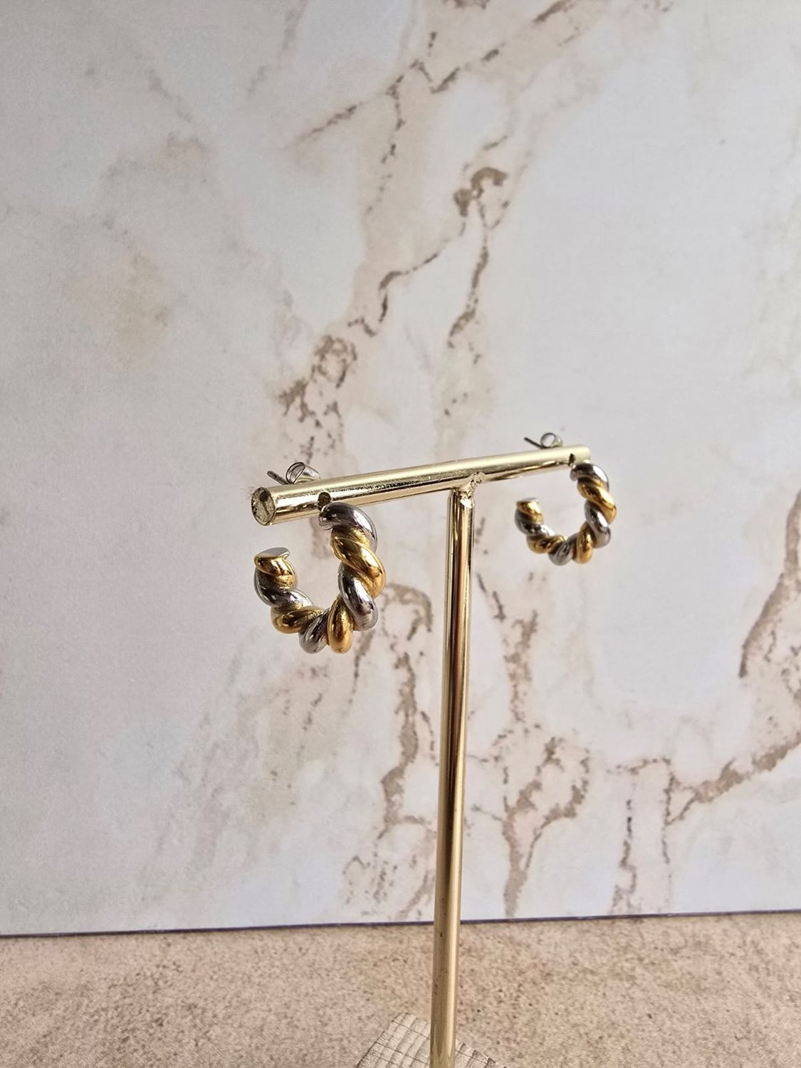 Aretes Zare