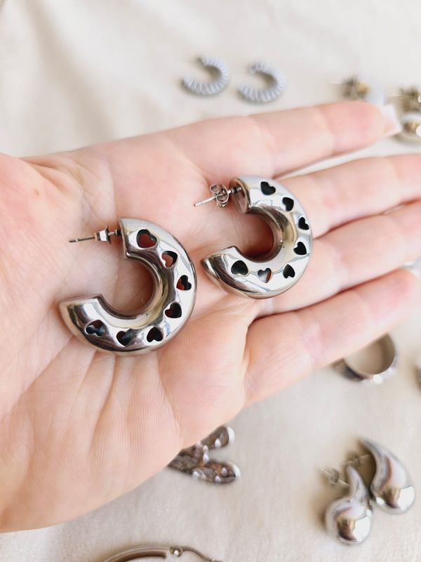 Chunky Hoops con Corazones Alrededor