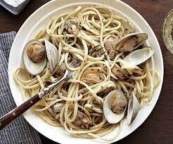  Linguine & Clams (Red or white) ( half tray 8-10 people)