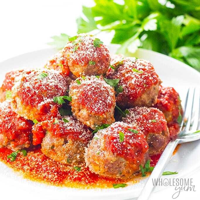 Meatballs in Sauce ( half tray 8-10 people) 