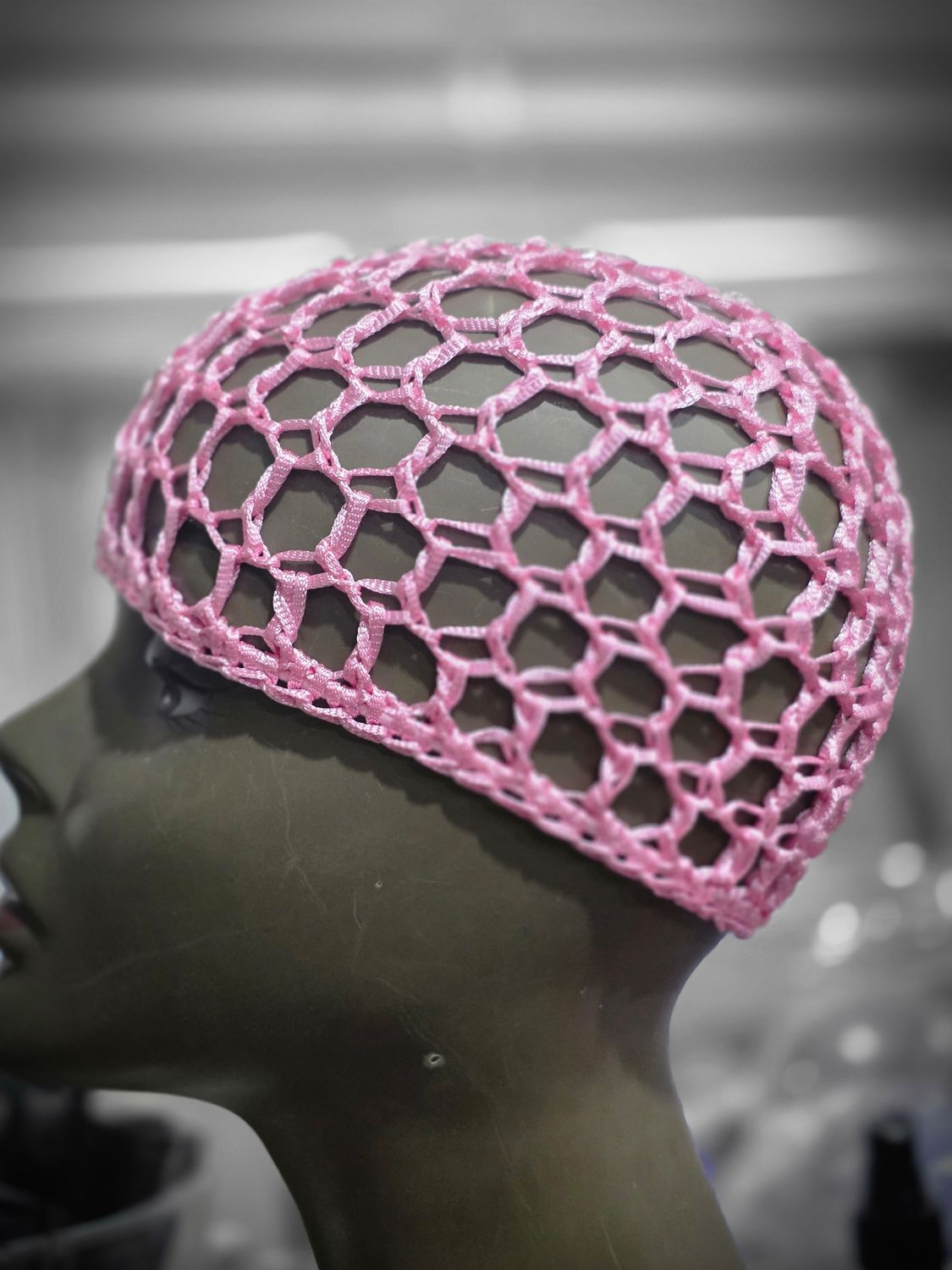 Mesh wrap cap