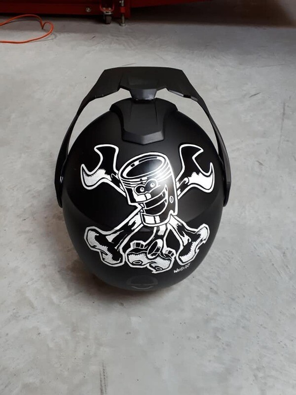 HELMET PISTON AND BONES