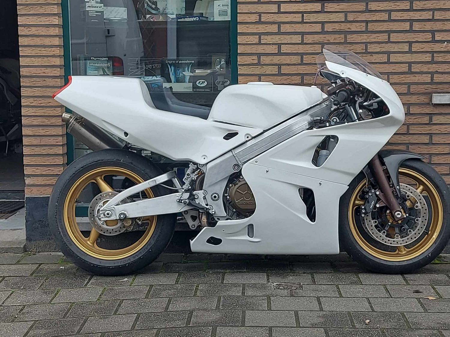 PAINTJOB IDEAS FOR A.V.R. RACING