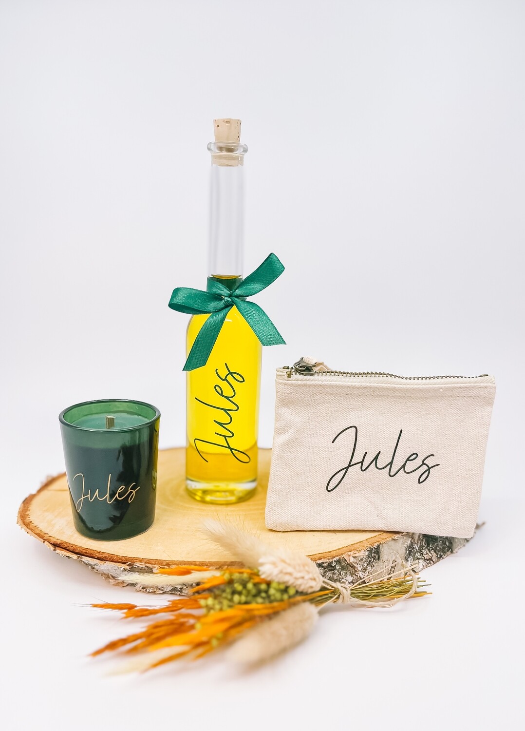 Fles gevuld met olijfolie
