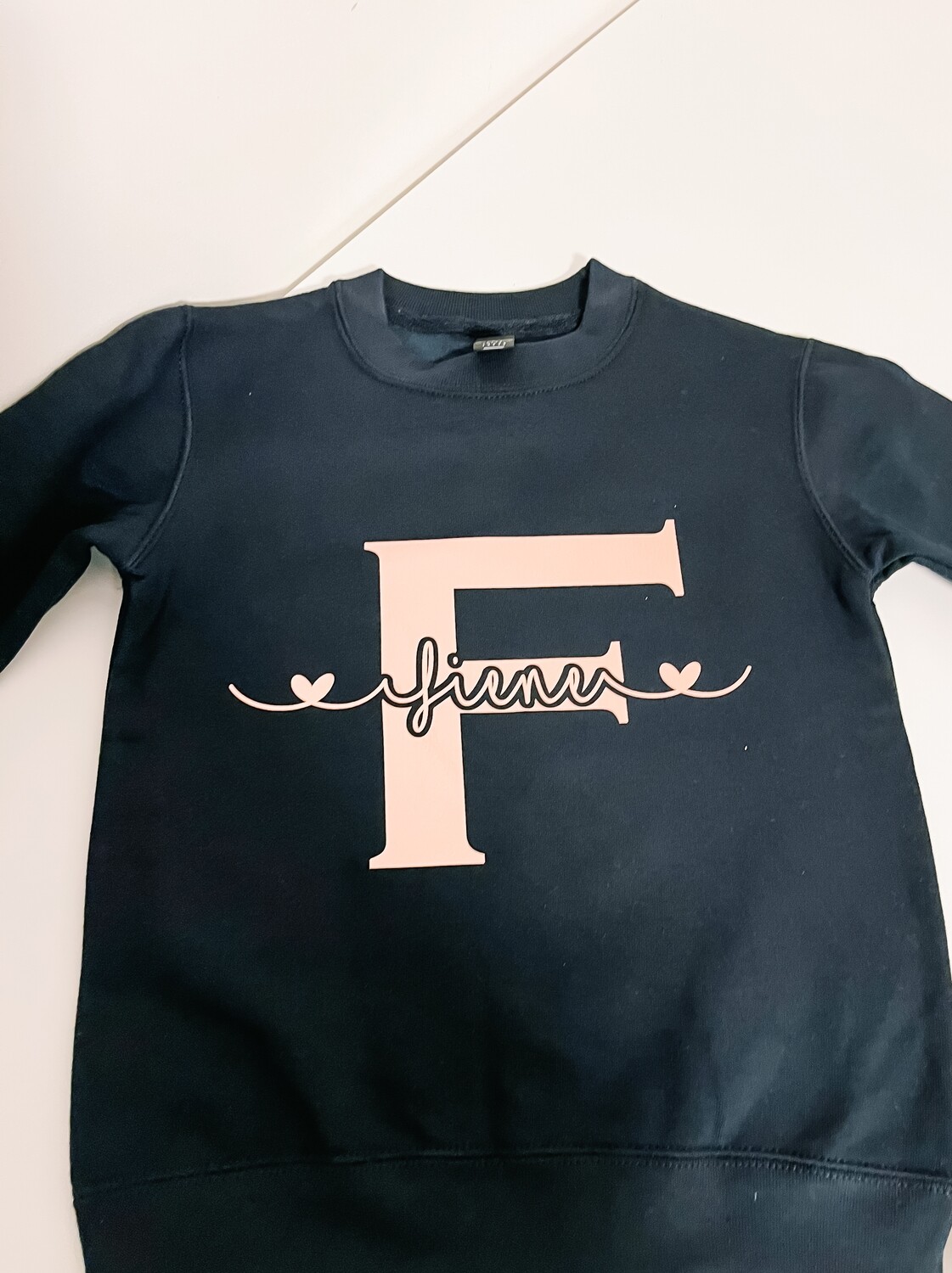 Sweater met naam en grote letter