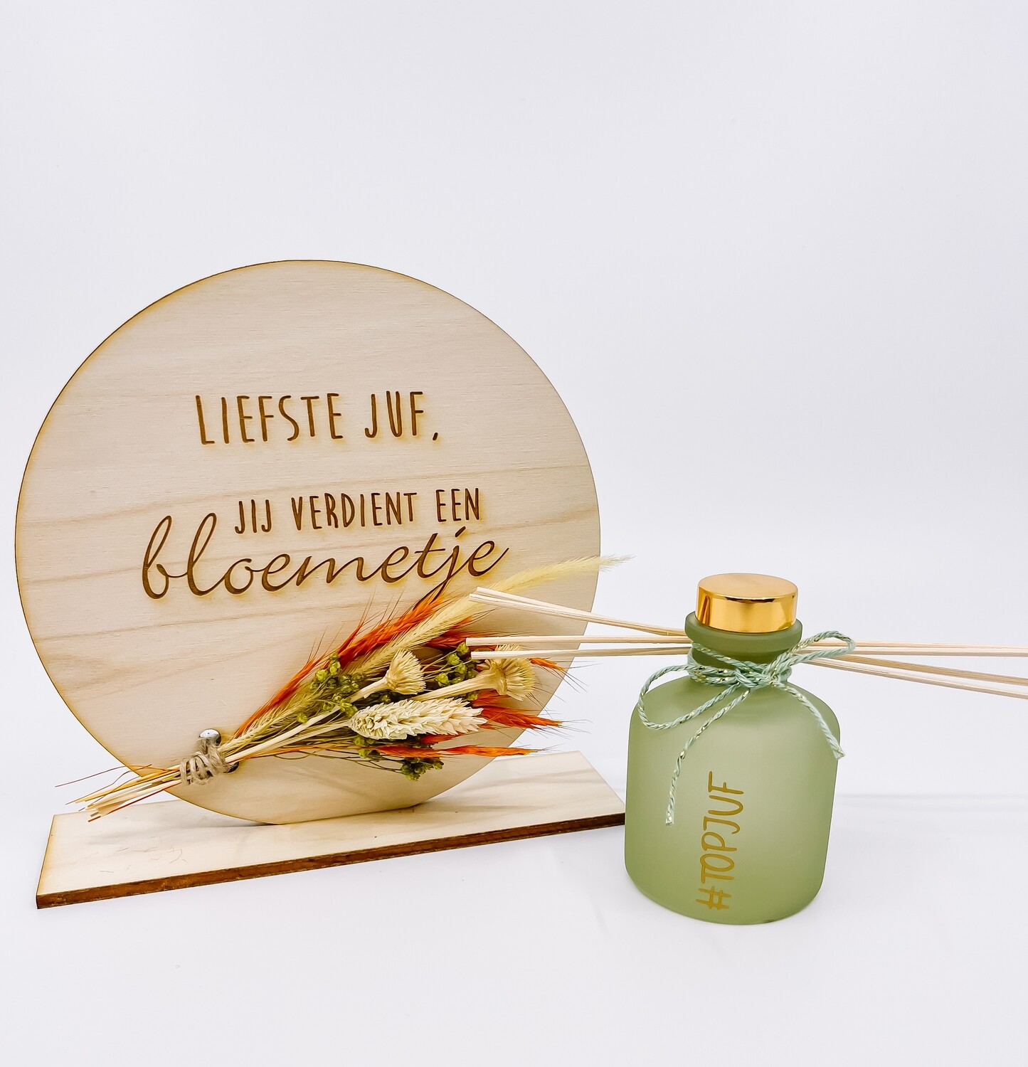 Houten cirkel met droogbloemen + Huisparfum