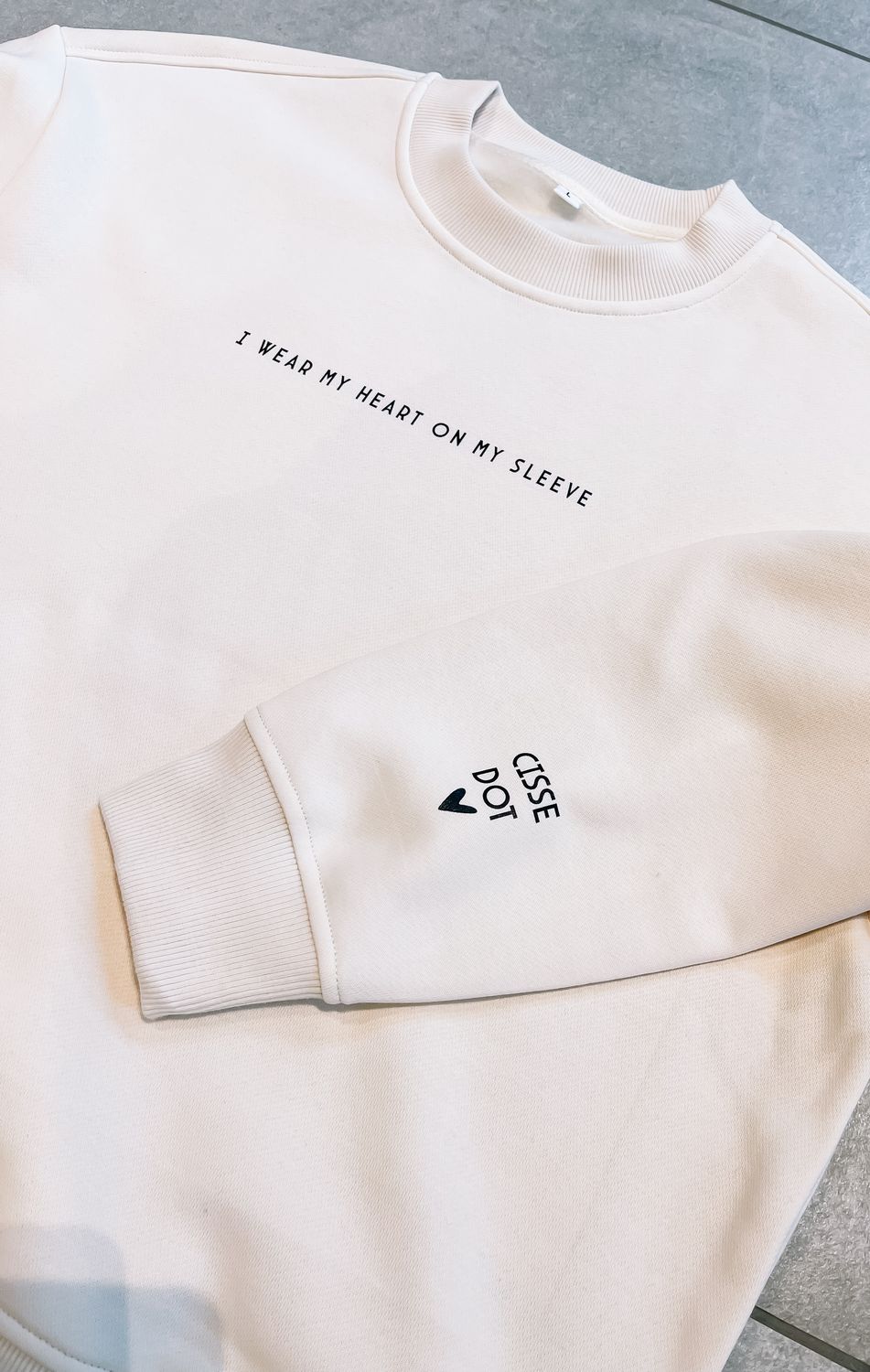 Sweater "I wear my heart..." + GRATIS sleutelhanger