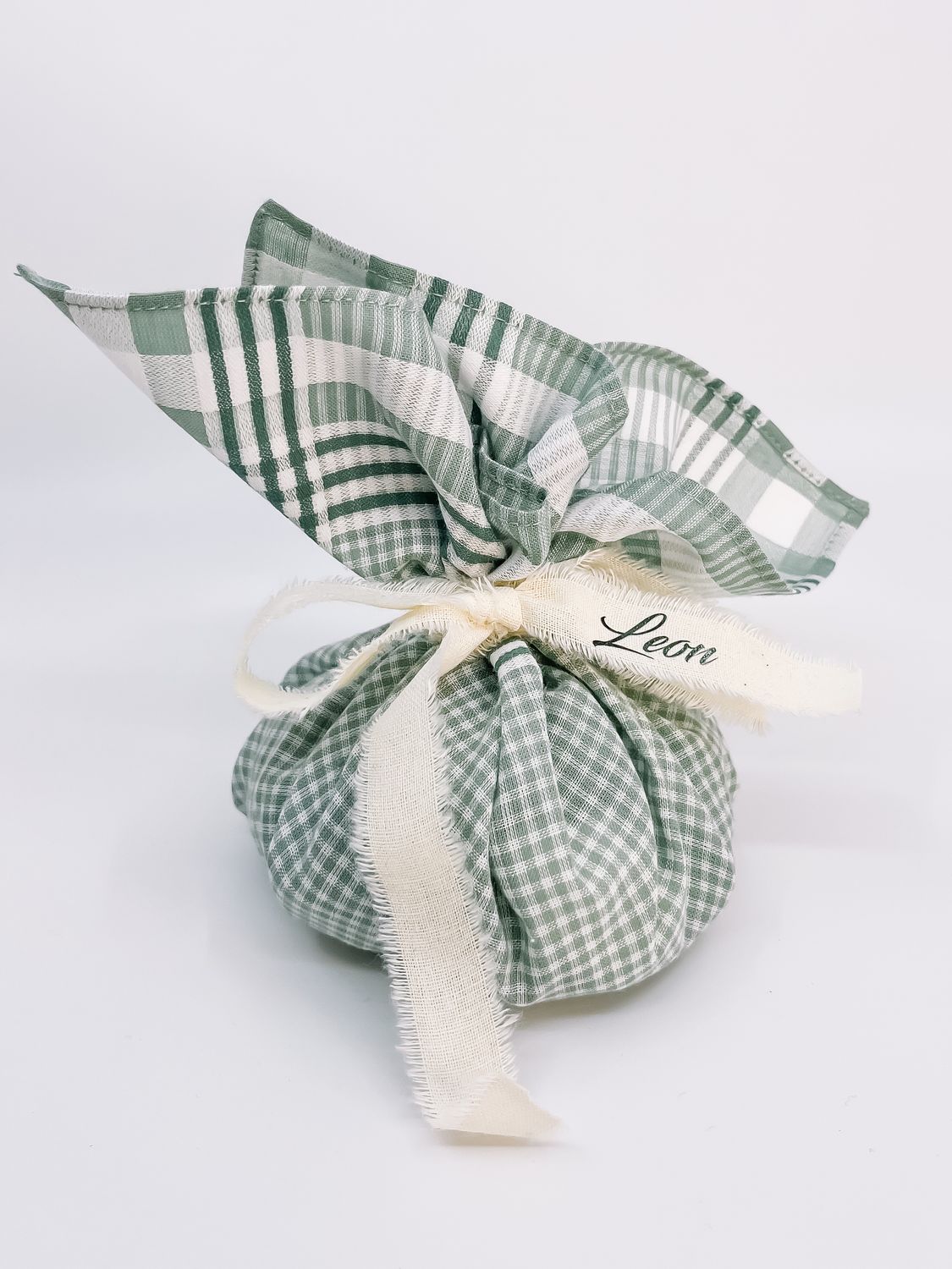 Zakdoek gevuld met snoepjes