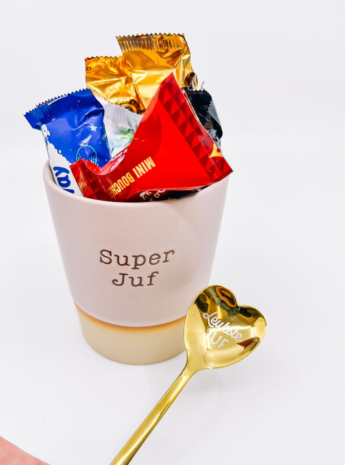 Set Keramiek mok + lepeltje Leukste Juf