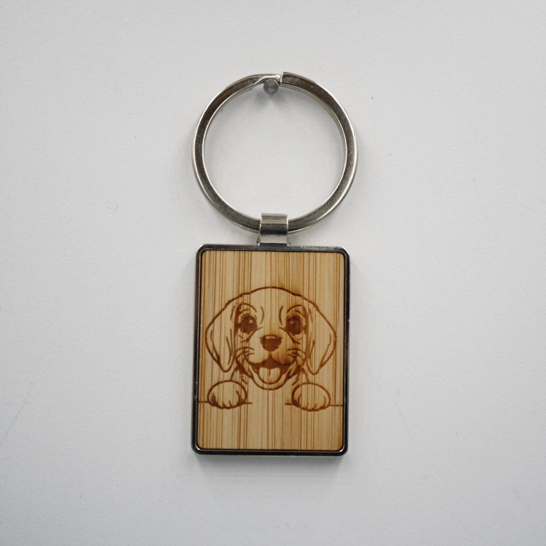 Metalen sleutelhanger, bamboe inleg - Beagle