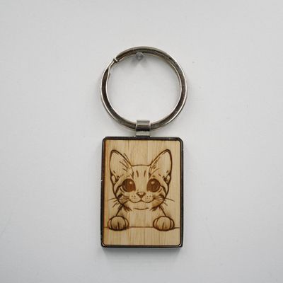 Metalen sleutelhanger, bamboe inleg - Egyptische mau