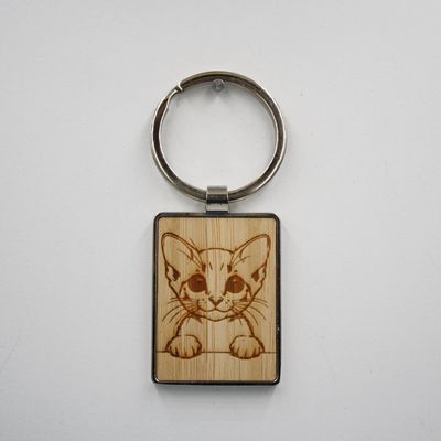 Metalen sleutelhanger, bamboe inleg - Oosterse korthaar