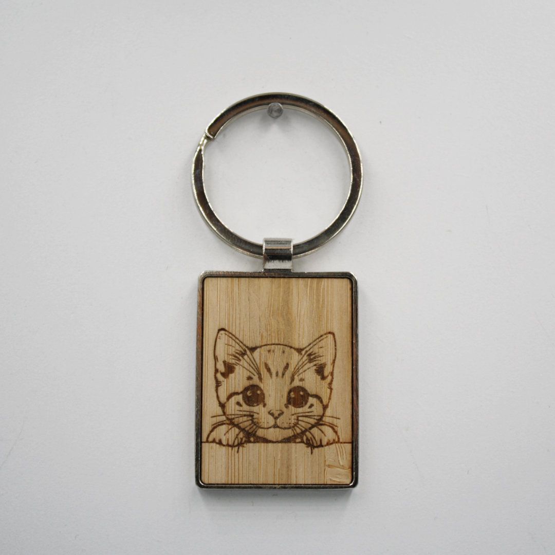 Metalen sleutelhanger, bamboe inleg - Fawn Metalen sleutelhanger, bamboe inleg - Fawn