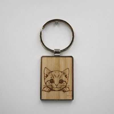 Metalen sleutelhanger, bamboe inleg - Fawn Metalen sleutelhanger, bamboe inleg - Fawn