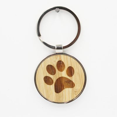 Metalen sleutelhanger, bamboe inleg - Hondenpoot