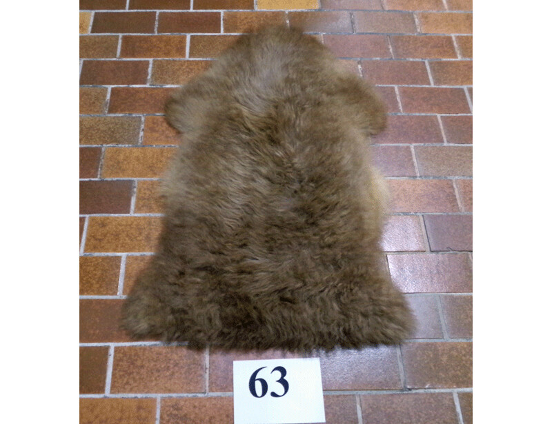 Unikat-Schaffell Nr.63, weißgegerbt Unikat-Schaffell Nr.63, weißgegerbt