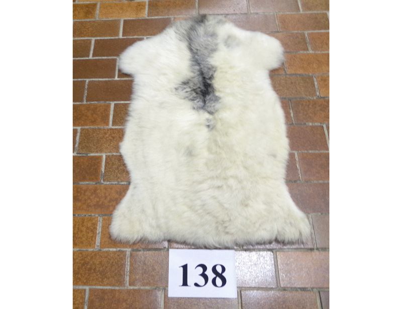 Unikat-Schaffell Nr.138, weißgegerbt