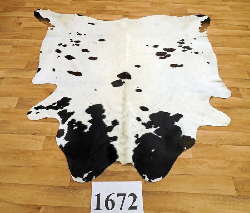 echtes Kuhfell Nr.1672, mit Schürfstellen echtes Kuhfell Nr.1672, mit Schürfstellen