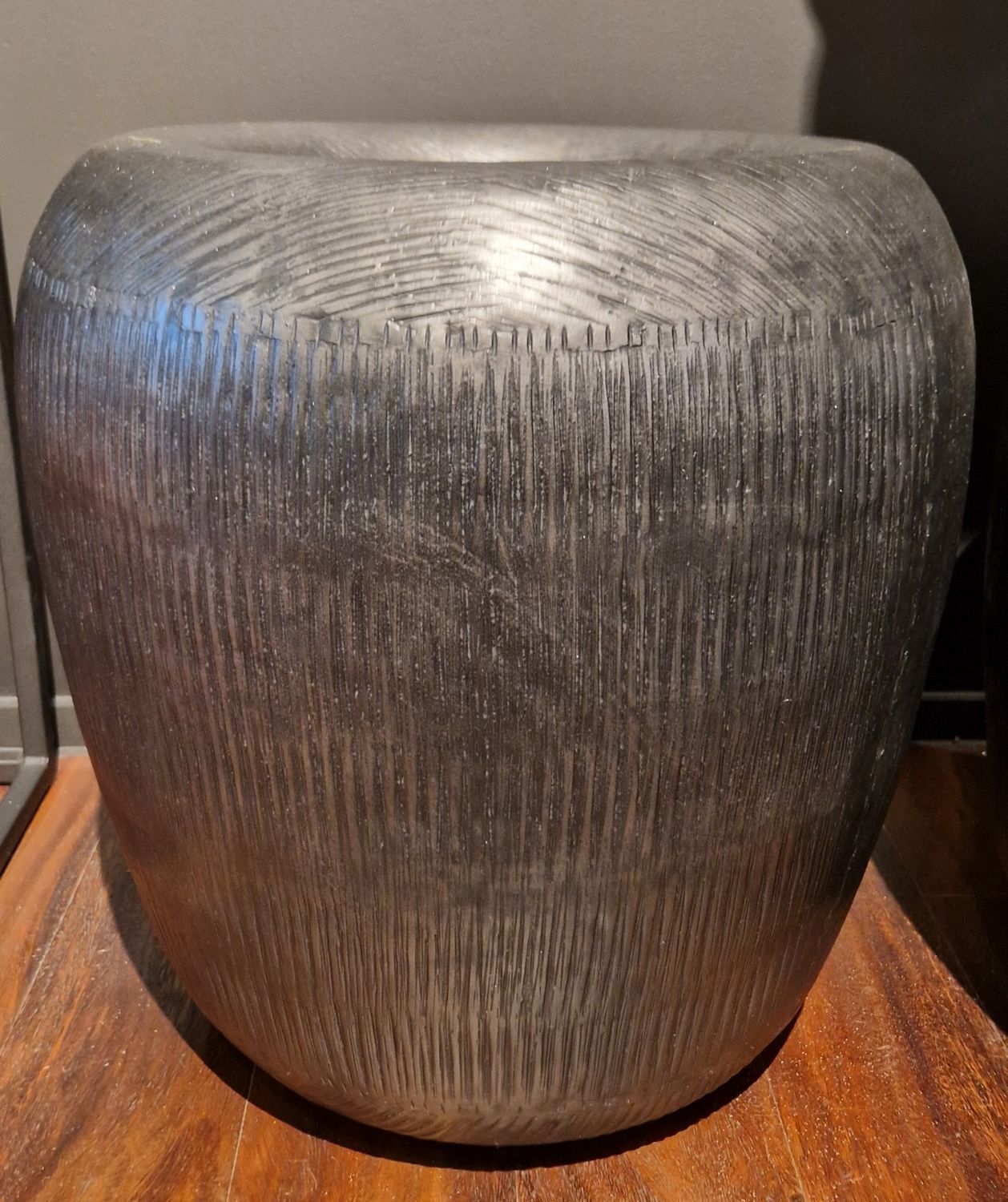 Dekocandle Planter textured metal graphite
