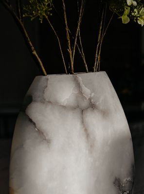 Vazen, potten, schalen en manden