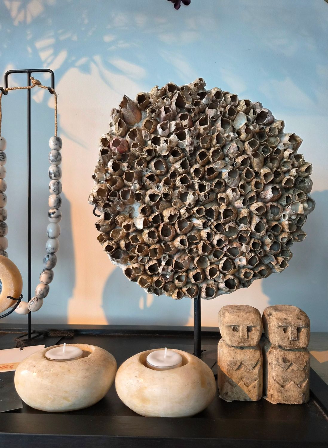 Schelpobject object op voet groot