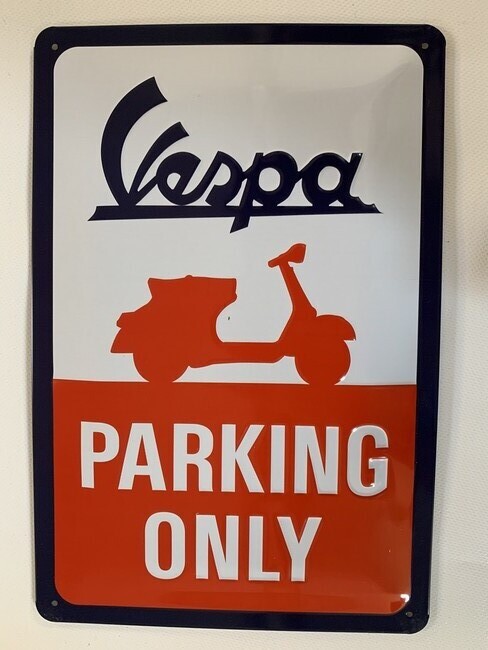 Motor - Vespa parking only (817)
