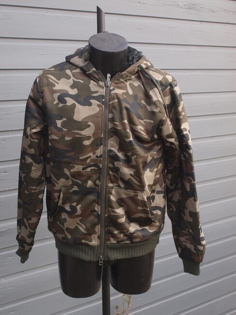 Camouflage jas met kap
