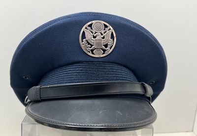 US Air Force Enlisted Airman Cap Badge met Cap