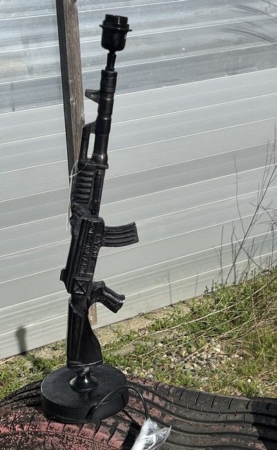 AK 47 schemerlamp