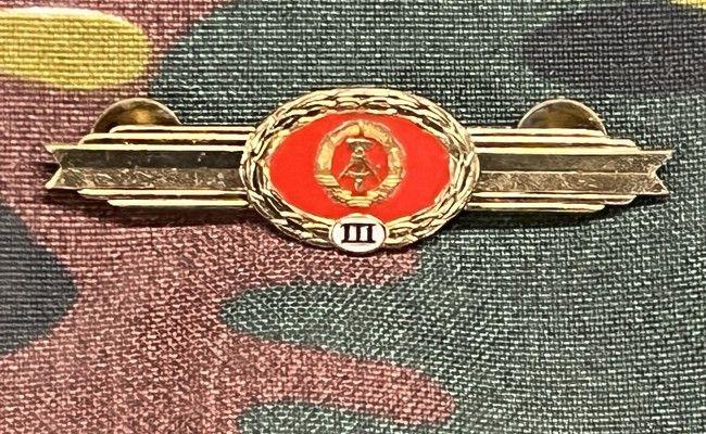 DDR - M - NVA Classificatie Badge III (115)