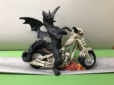 Bikerdraak op motorfiets