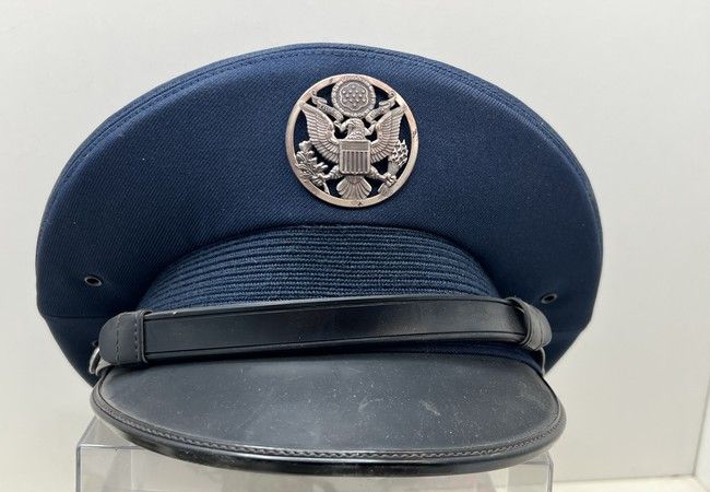 US - M - Air Force Enlisted Airman Cap Badge met Cap