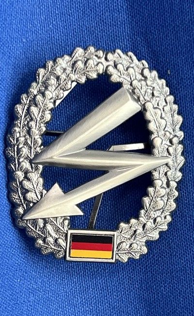 Duitsland - M - BW Barettabzeichen Fernmeldetruppe (382)