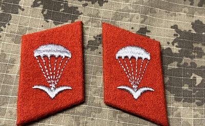 DDR - Kraagspiegel parachutisten (2533)