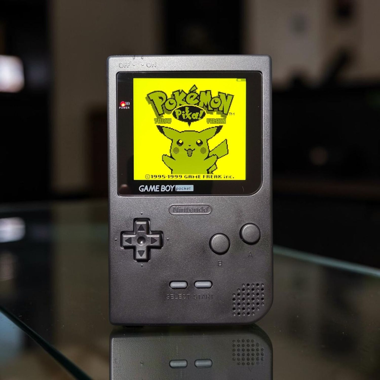 GameBoy Pocket mit IPS Q5 Laminated Farbdisplay, brandneuem Gehäuse und USB-C Akku-Mod