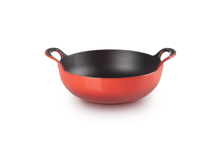 Le Creuset Gietijzer Balti-Pan Kersenrood 24CM 2,7L Le Creuset Gietijzer Balti-Pan Kersenrood 24CM 2,7L