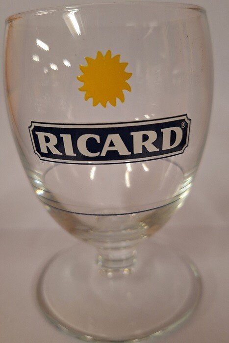 Glas - Ricard - Blauw Logo - volle zon