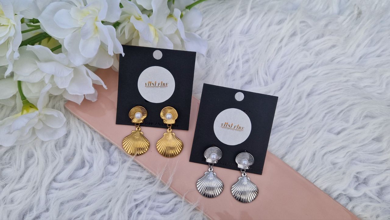 Shell dangling oorbellen - Zilver