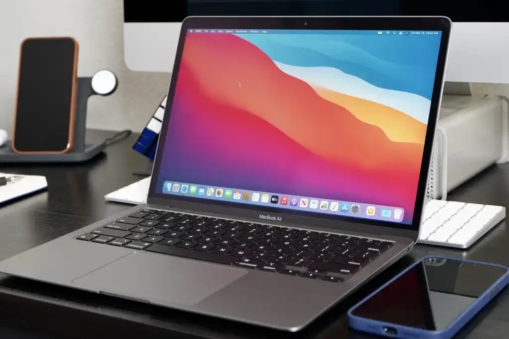 MacBook Air  (Apple M1 chip)