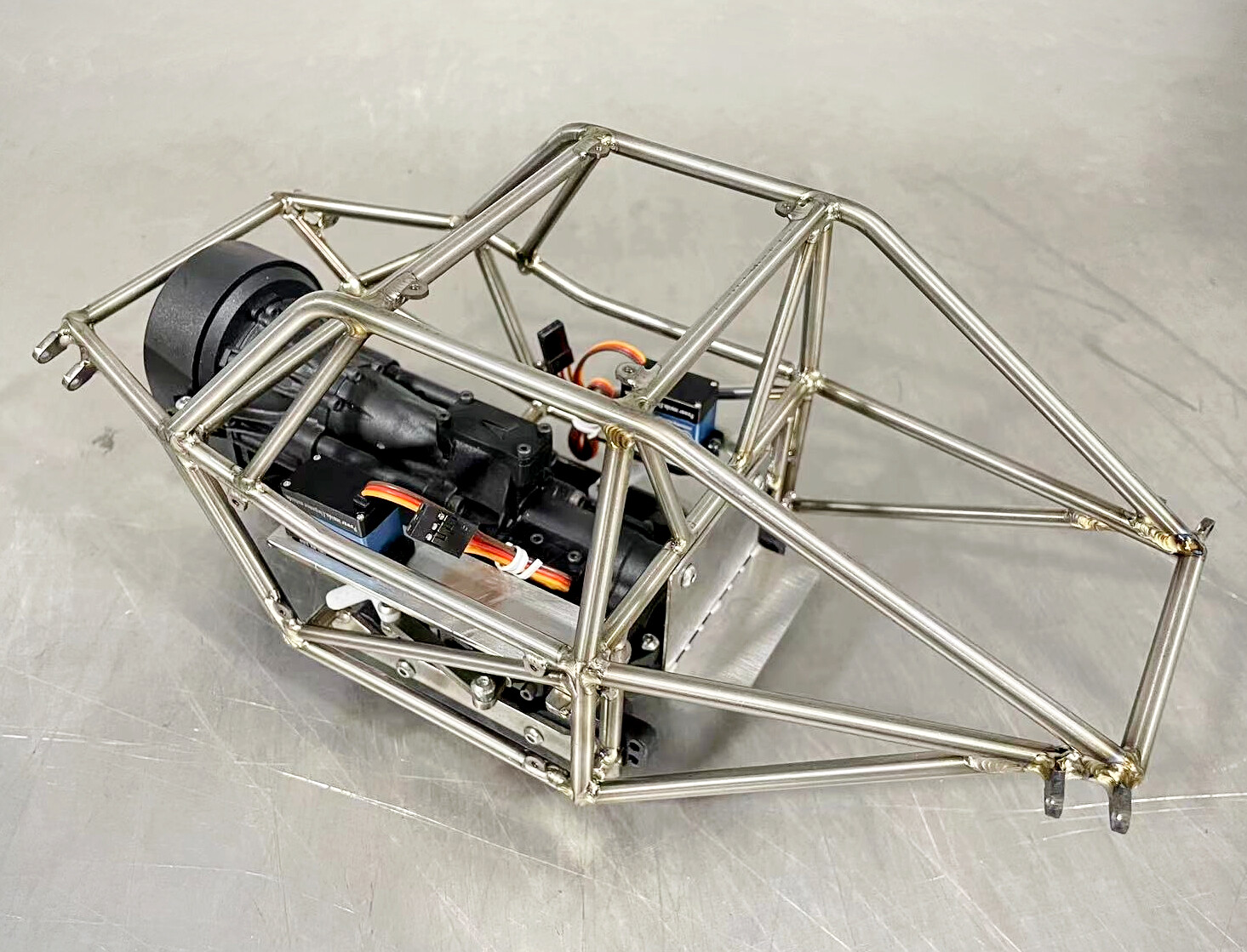 FRONTIER ラジコンカ R2VFD Moon Buggy chassis for Vanquish platforms, from USD299