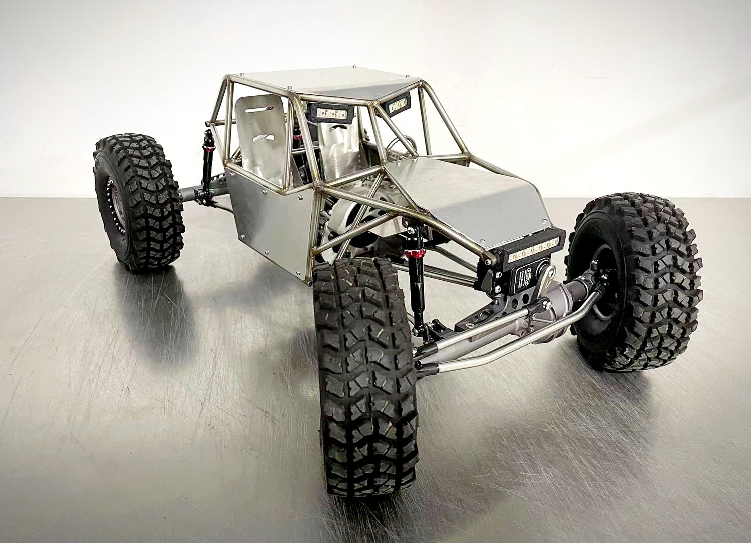 R2 Moon Buggy chassis for Axial Capra or Vanquish platforms. Standard Set from USD299 Deposit USD150