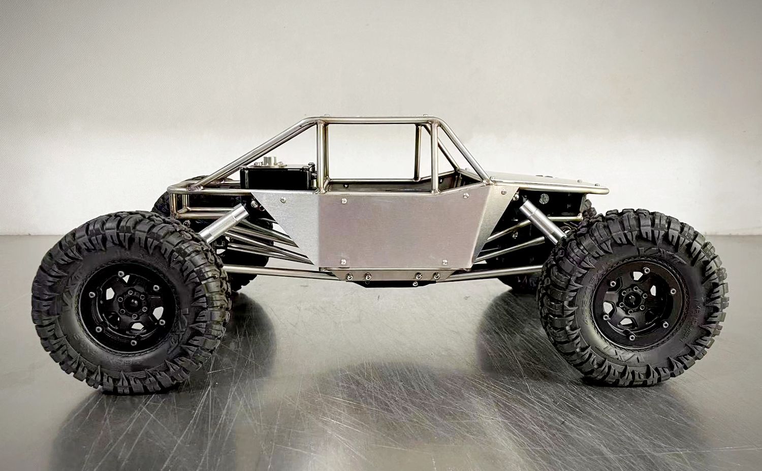 A1 Moon Buggy VS4-10, SCX10ii and Capra USD322 from USD379