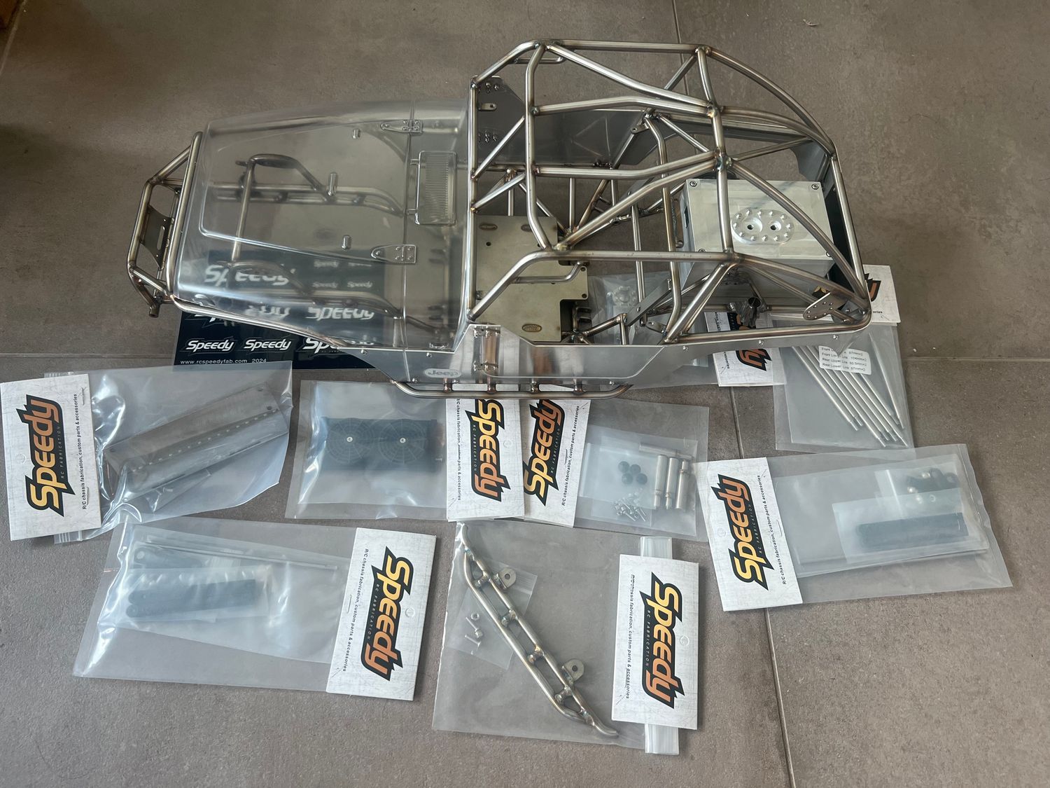 WOD1 chassis with pre-trimmed YJ lexan body for Axial and Vanquish platforms(. Bundle set (Stainless, Ready to ship)